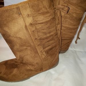 Soft light warm boots